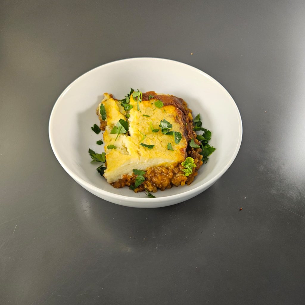 Leckerer Shepherds Pie mit Linsenragout und Blumenkohl-Kartoffelstock